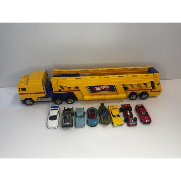 🚗1986 Hot wheels  Car Hauler/carrier Semi with Trailer Transport With 8 Cars - Picture 1 of 7